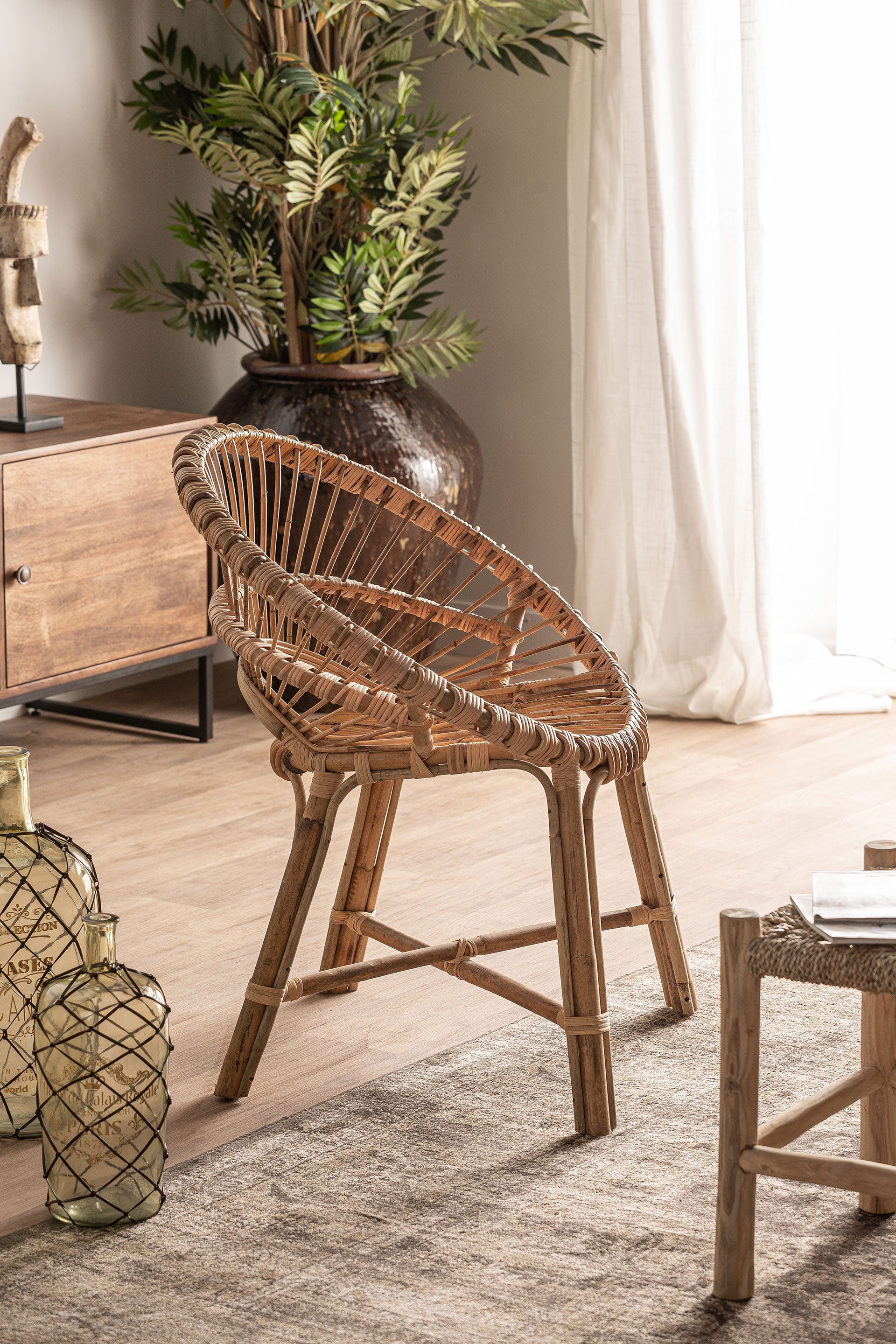 CHILAW ARMCHAIR